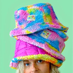 SOLD ❤️ Caity Fuzzy Bucket Hat by bad genes